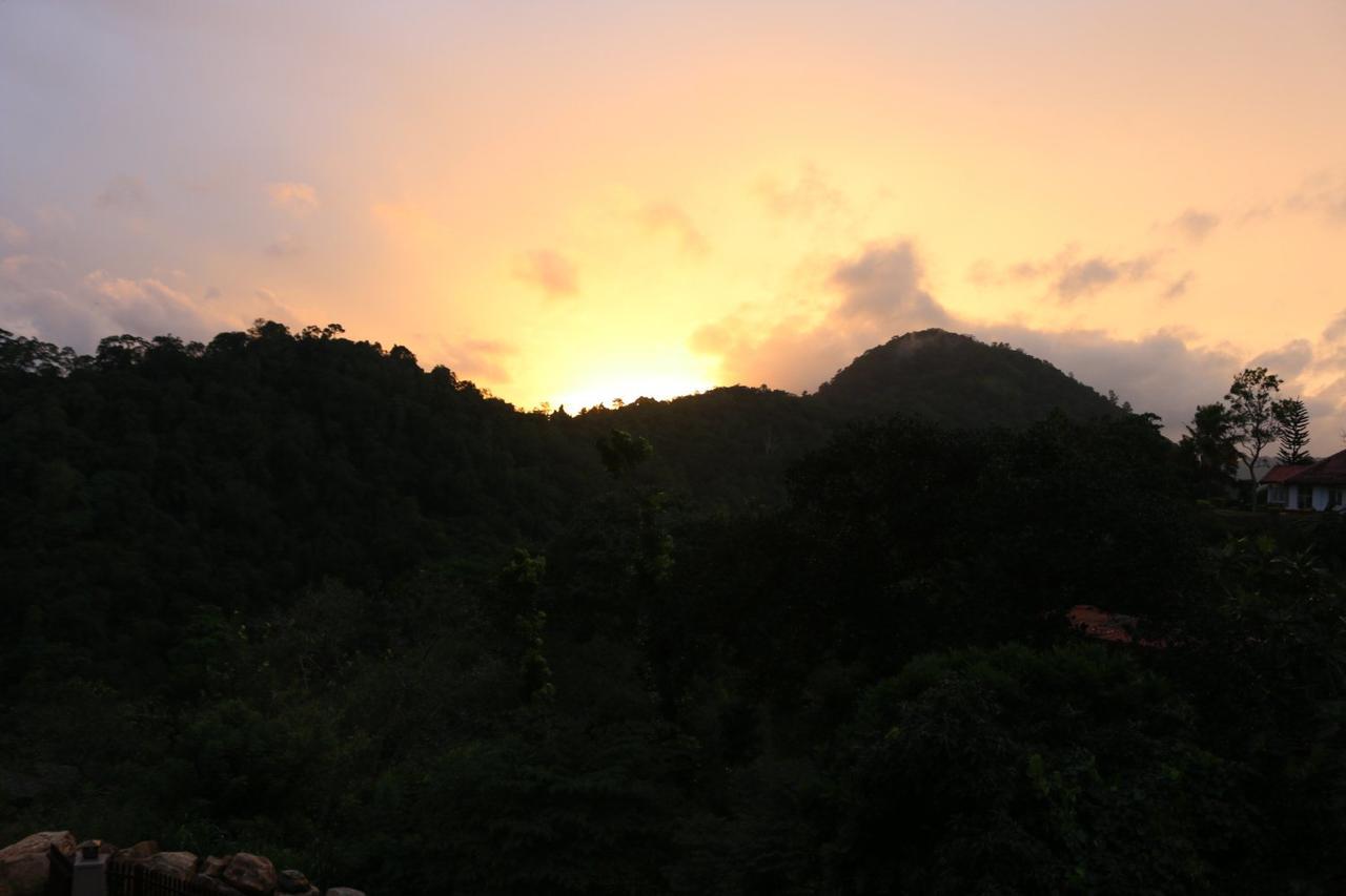 Vila Sanatha Suwaya Kandy Exteriér fotografie